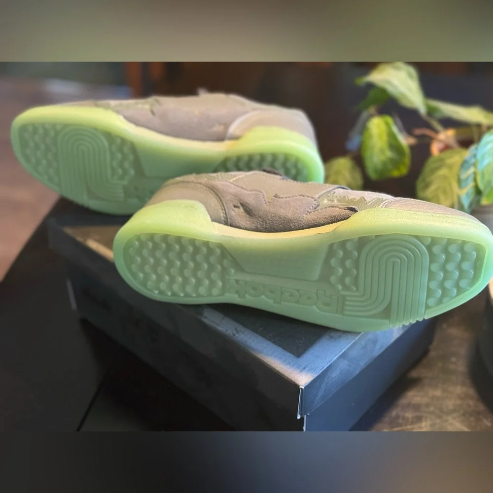 Men’s Reebok Sneakers - Picture 6 of 7
